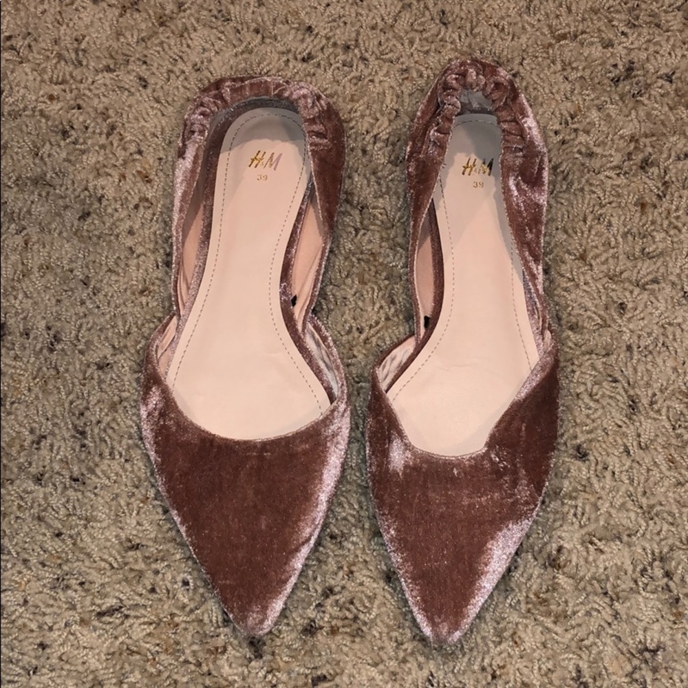 H&M women’s pointed toe flat